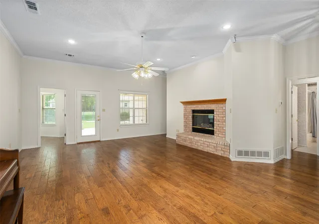 Photo 4 of Sale Pending at 5522 Wedgefield Rd, Granbury, TX 76049 | MLS# 21143212 | Listing updated on 2026-07-16