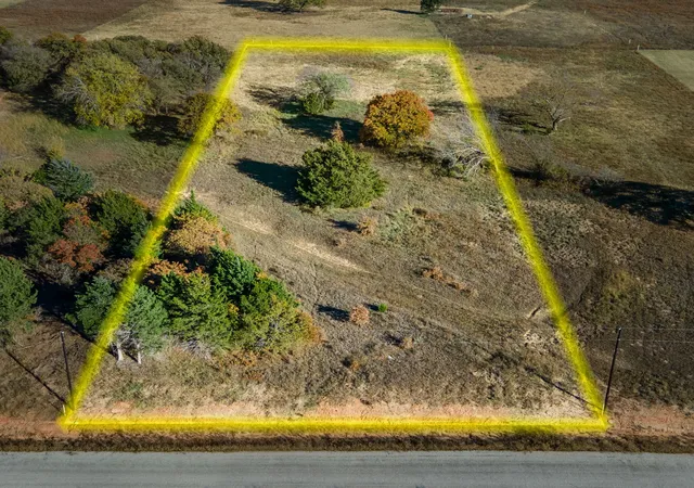 Homes for sale in Nocona, TX | 214 Trailride Ln, Nocona, TX 76255 | MLS# 21142484