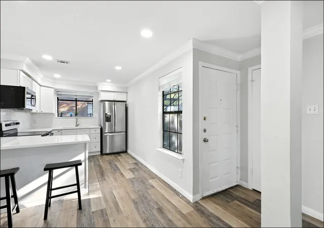 Listing Photo 4 - Condo for sale in building located at 4748 Old Bent Tree Ln, Dallas, TX 75287 - Unit #2301