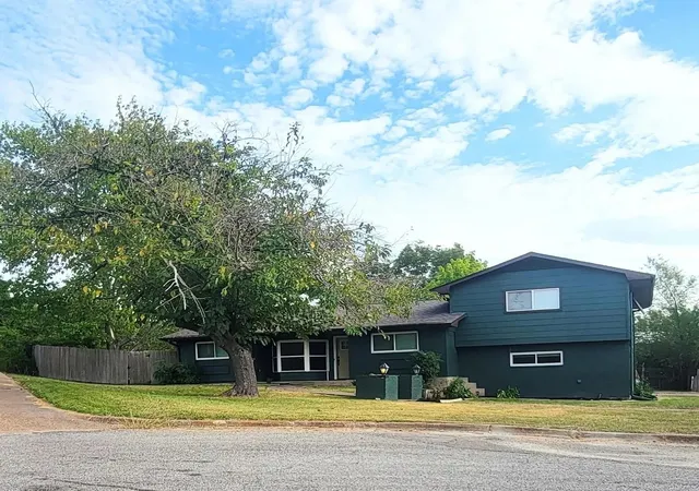 Single family home for sale at 1207 Northwood Dr, Commerce, TX 75428 | MLS# 21143563