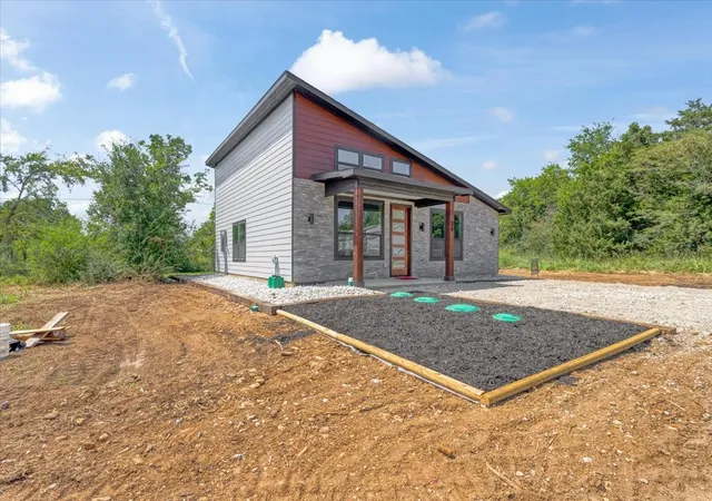 Photo 1 of Single family home for sale at 34 Morning View Dr, Gordonville, TX 76245 | MLS# 21143587 | Listing updated on 2026-07-10
