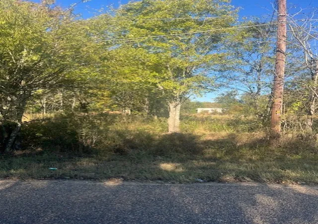Photo 3 of Sale Pending at 23 County Rd 316C, Terrell, TX 75161 | MLS# 21135741 | Listing updated on 2026-09-17