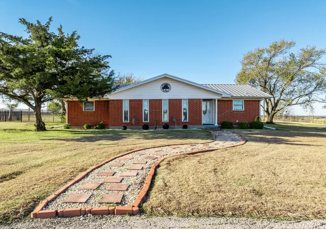 Photo 2 of Sale Pending at 891 Hcr 2124 Loop, Whitney, TX 76692 | MLS# 21143837 | Listing updated on 2026-08-28