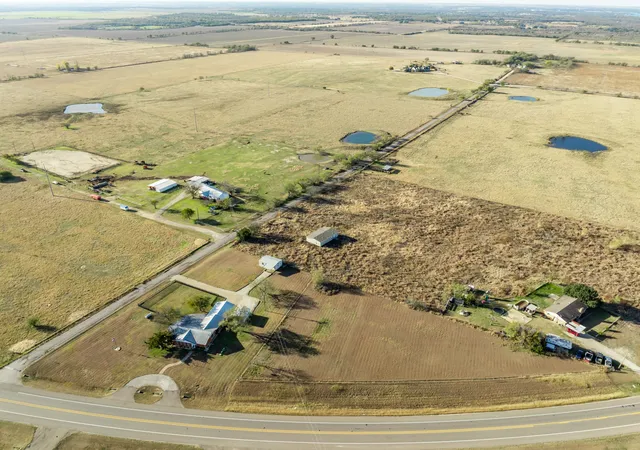 Photo 3 of Sale Pending at 891 Hcr 2124 Loop, Whitney, TX 76692 | MLS# 21143837 | Listing updated on 2026-08-28