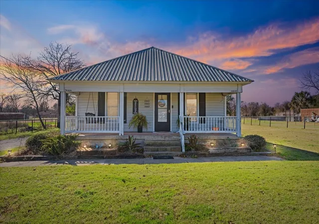 Homes for sale in Combine, TX | 550 Fm 1389 S, Combine, TX 75159 | MLS# 21144094