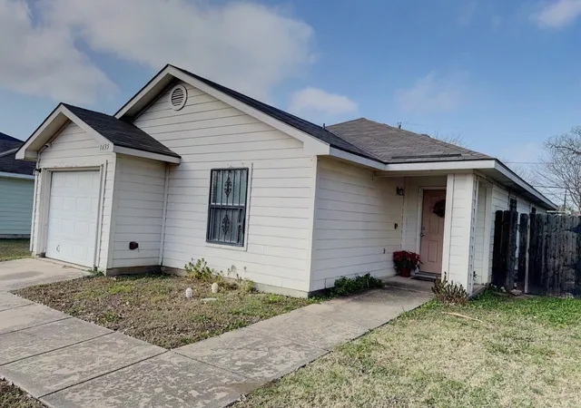 Photo 2 of Single family home for sale at 1635 Red Cloud Dr, Dallas, TX 75217 | MLS# 21144448 | Listing updated on 2026-08-04
