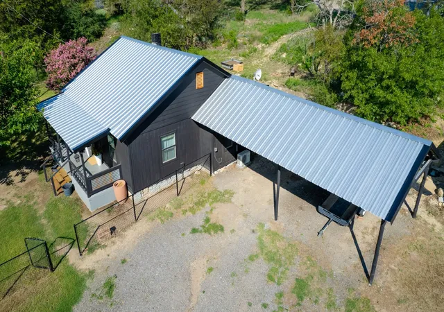 Photo 3 of Single family home for sale at 1550 S Stewart St, Azle, TX 76020 | MLS# 21144761 | Listing updated on 2026-08-26