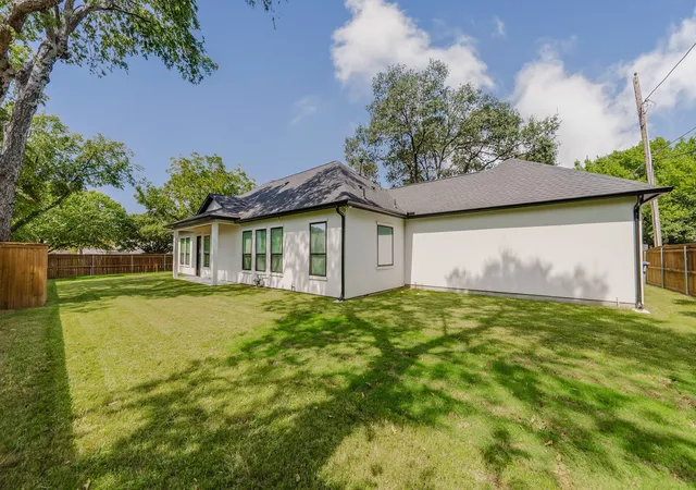 Photo 4 of Single family home for sale at 9842 Webb Chapel Rd, Dallas, TX 75220 | MLS# 21145179 | Listing updated on 2026-10-01