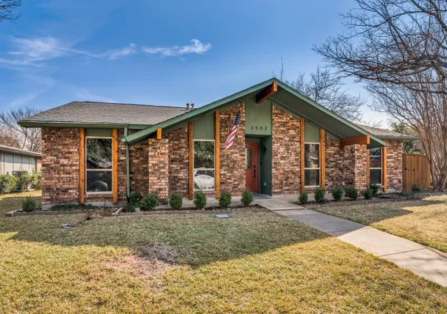 Homes for sale in Garland, TX | 3502 Vista Oaks Dr, Garland, TX 75043 | MLS# 21145188