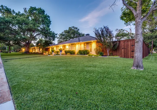 3rd image of 12106 Landlock Dr, Dallas, TX 75218 | MLS# 21145253