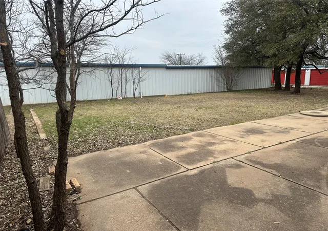Homes for sale in Hamilton, TX | 1121 E Coke, Hamilton, TX 76531 | MLS# 21145593