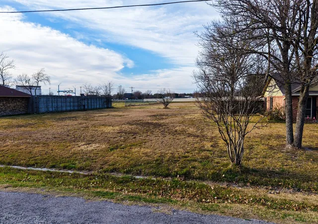 Photo 2 of Land for sale at 439 Wolf Run Ct, Lavon, TX 75166 | MLS# 21145645 | Listing updated on 2026-08-31