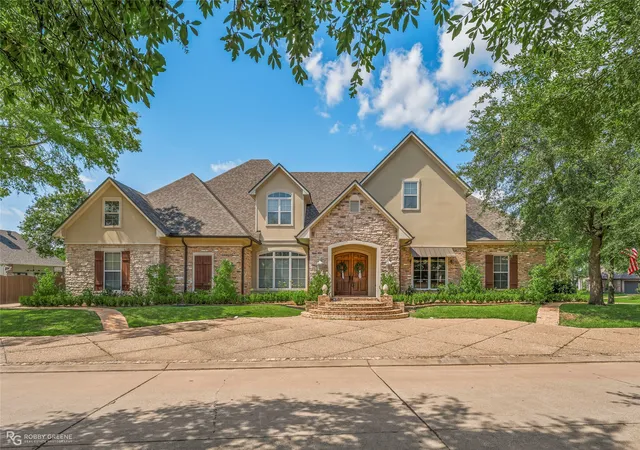 Photo 1 of Mansion for sale at 200 Evangeline Walk, Bossier City, LA 71111 | MLS# 21145714 | Listing updated on 2026-08-30