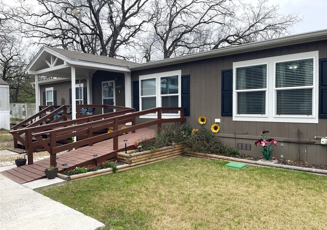 Photo 4 of Manufactured home for sale at 351 Club Lake Rd, Gate 2, Teague, TX 75860 | MLS# 21145236 | Listing updated on 2026-07-06