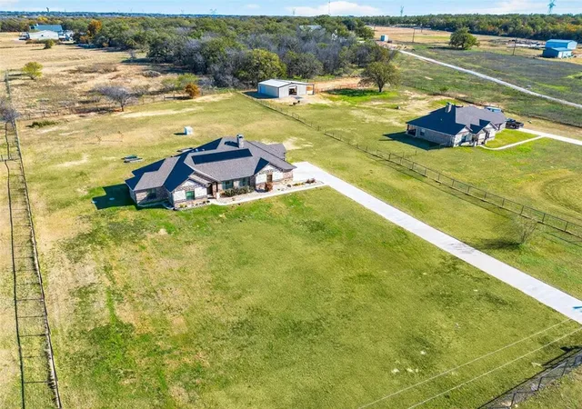 Homes for sale in Paradise, TX | 1081 County Road 3591, Paradise, TX 76073 | MLS# 21144582