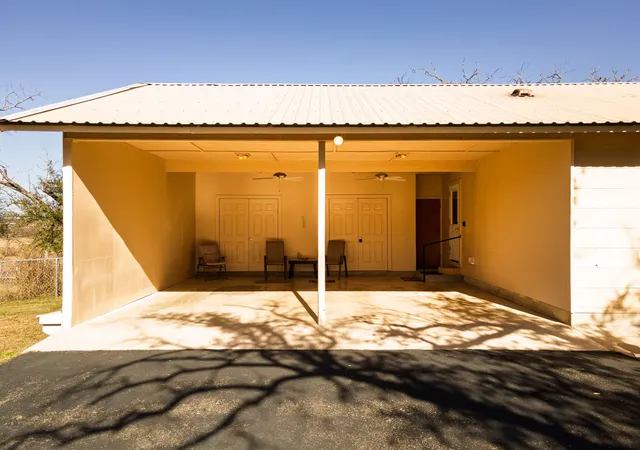 Photo 4 of Single family home for sale at 1003 N Ridge St, Lampasas, TX 76550 | MLS# 21146143 | Listing updated on 2026-07-18