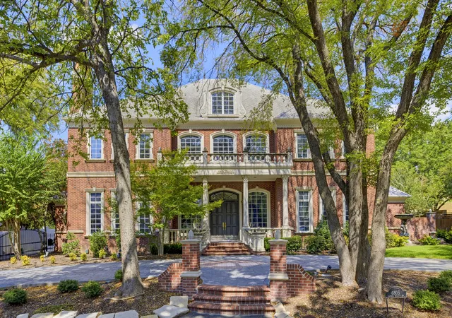 Photo 2 of Mansion for sale at 6805 Laurel Valley Dr, Fort Worth, TX 76132 | MLS# 21145608 | Listing updated on 2026-09-29