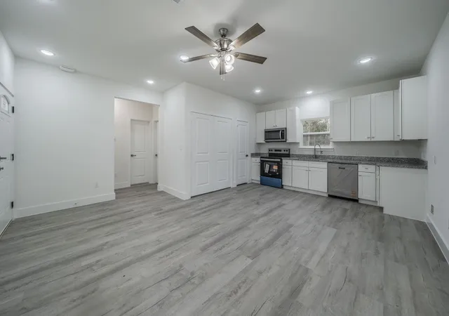 Photo 3 of Single family home for sale at 14955 Paladin Dr, Malakoff, TX 75148 | MLS# 21146207 | Listing updated on 2026-09-19