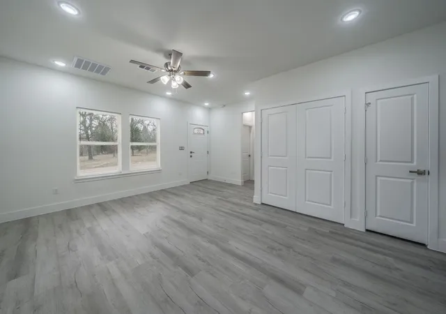 Photo 4 of Single family home for sale at 14955 Paladin Dr, Malakoff, TX 75148 | MLS# 21146207 | Listing updated on 2026-09-19