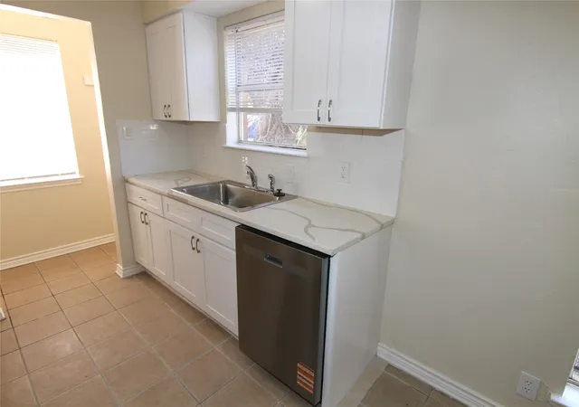 4th image of 9830 Bluffcreek Dr, Dallas, TX 75227 | MLS# 21146444