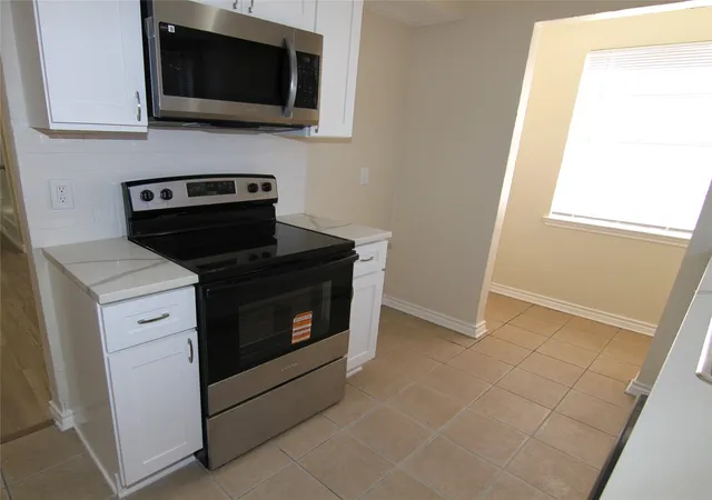 5th image of 9830 Bluffcreek Dr, Dallas, TX 75227 | MLS# 21146444