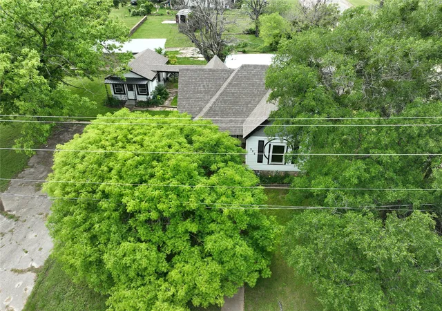 Homes for sale in Hico, TX | 716 N Mesquite St, Hico, TX 76457 | MLS# 21146547