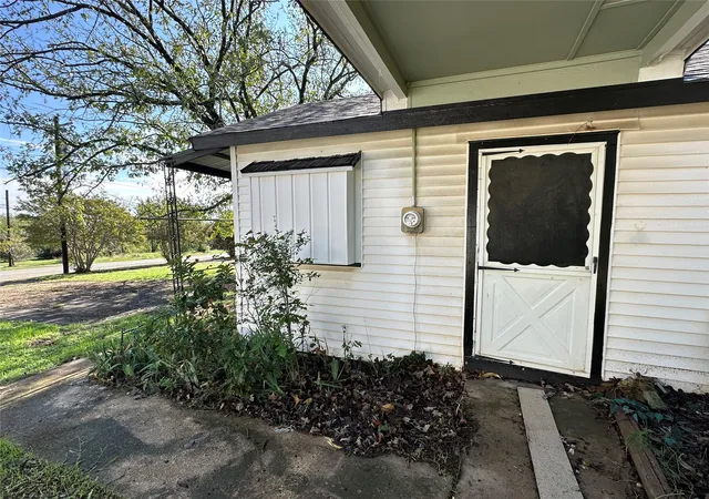Homes for sale in Hico, TX | 716 N Mesquite St, Hico, TX 76457 | MLS# 21146547