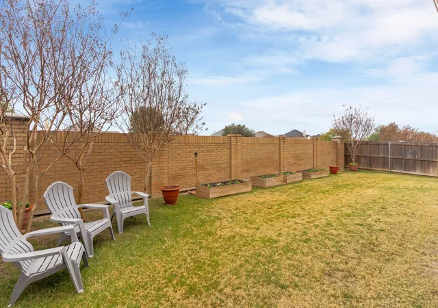 Homes for sale in Van Alstyne, TX | 221 Villanova Dr, Van Alstyne, TX 75495 | MLS# 21146396