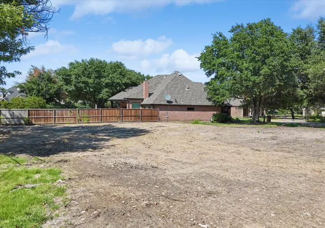 Photo 3 of Land for sale at 2889 Oakbriar Trl, Fort Worth, TX 76109 | MLS# 21146712 | Listing updated on 2026-09-24