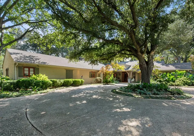 Photo 40 of Sale Pending at 2212 Bowie Dr, Corsicana, TX 75110 | MLS# 21143149 | Listing updated on 2026-07-23