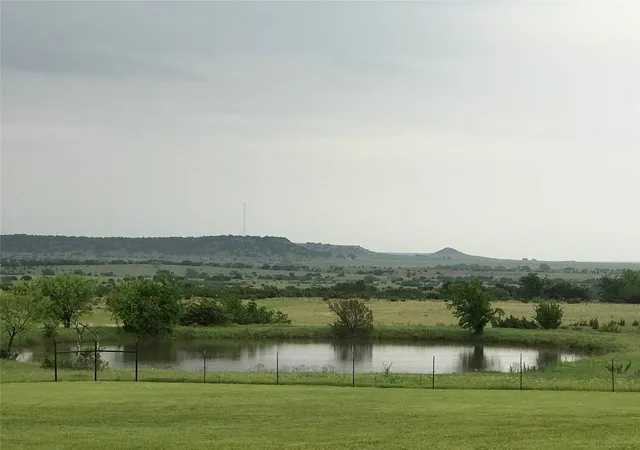 Homes for sale in Iredell, TX | 2473 County Road 199, Iredell, TX 76649 | MLS# 21146770