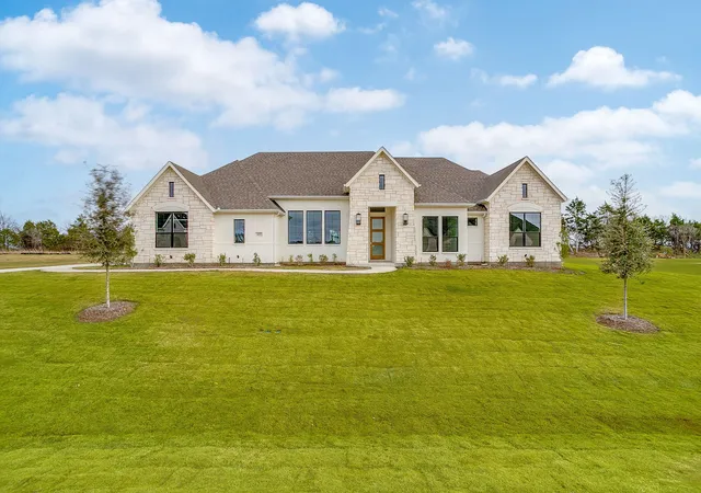 Photo 2 of Single family home for sale at 137 Aiden Dr, Waxahachie, TX 75165 | MLS# 21146687 | Listing updated on 2026-08-17