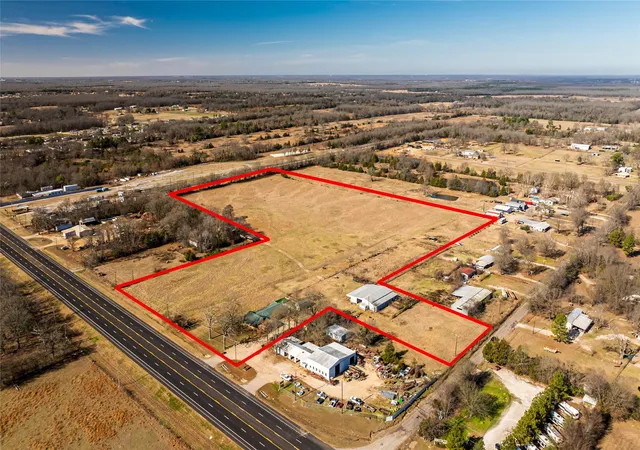 Photo 1 of Single family home for sale at 4685 Hwy 82 E, Paris, TX 75462 | MLS# 21141202 | Listing updated on 2026-07-07