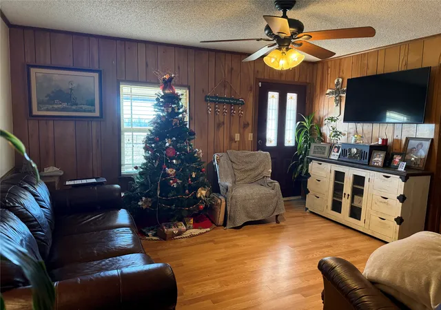 Photo 4 of Single family home for sale at 4685 Hwy 82 E, Paris, TX 75462 | MLS# 21141202 | Listing updated on 2026-07-07