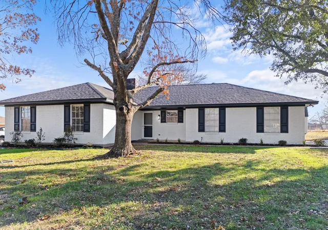 Photo 1 of Single family home for sale at 602 Cardinal Dr, Red Oak, TX 75154 | MLS# 21147101 | Listing updated on 2026-09-18
