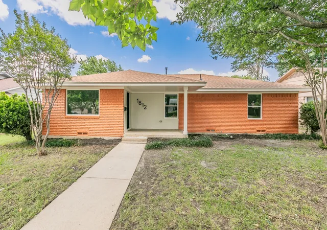 Photo 1 of Single family home for sale at 1812 Boyd St, Dallas, TX 75224 | MLS# 21147170 | Listing updated on 2026-08-25