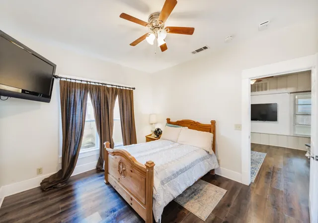 Photo 1 of Single family home for sale at 517 W Lamar St, Alvord, TX 76225 | MLS# 21147172 | Listing updated on 2026-08-31