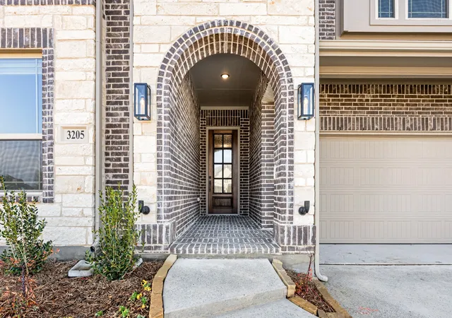 Photo 3 of Single family home for sale at 3205 Emerald Trace Dr, Argyle, TX 76226 | MLS# 21147544 | Listing updated on 2026-10-07