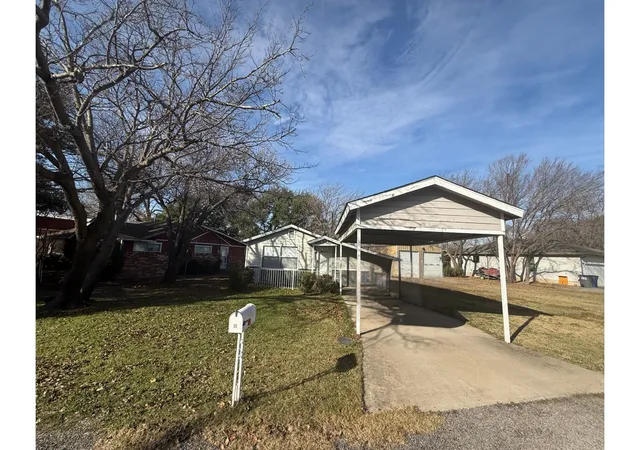 4th image of 111 Faye Cir, Little Elm, TX 75068 | MLS# 21146791