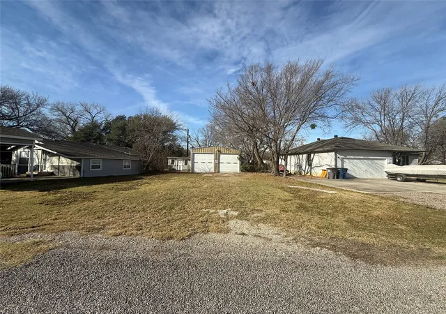 4th image of 113 Faye Cir, Little Elm, TX 75068 | MLS# 21147636