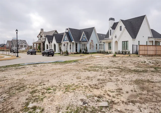 Photo 3 of Sale Pending at 405 Garrett Wy, Midlothian, TX 76065 | MLS# 21144129 | Listing updated on 2026-08-27