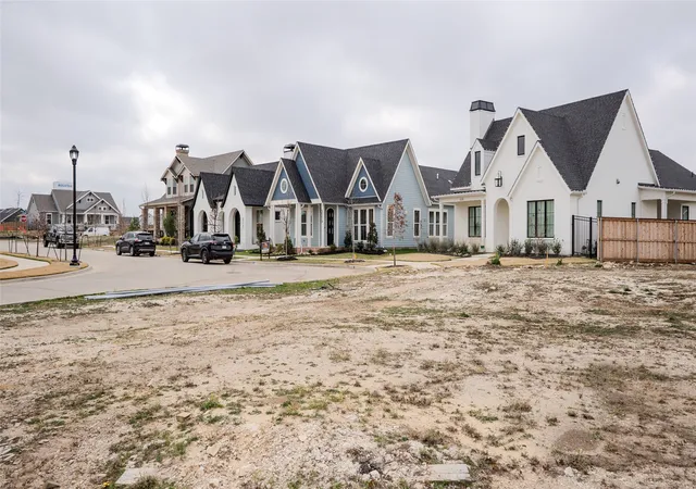 Photo 4 of Sale Pending at 405 Garrett Wy, Midlothian, TX 76065 | MLS# 21144129 | Listing updated on 2026-08-27