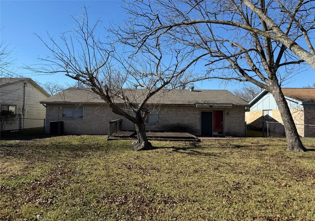 Photo 3 of Sale Pending at 1334 Rutherford Dr, Mesquite, TX 75149 | MLS# 21147852 | Listing updated on 2026-08-26