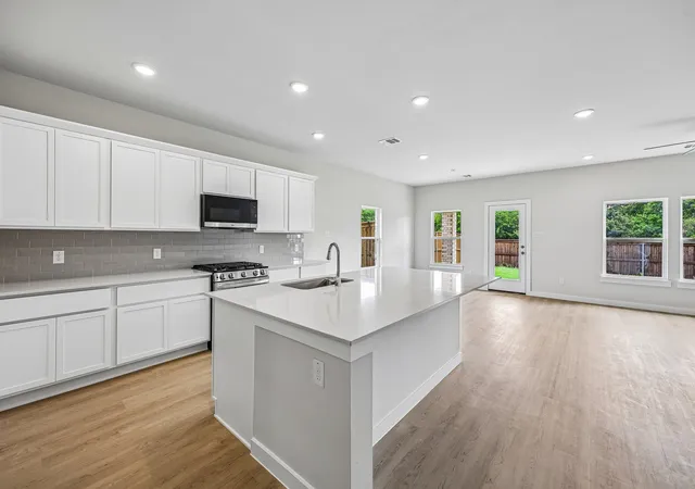 Photo 2 of Single family home for sale at 729 Vineyard Wy, Forney, TX 75126 | MLS# 21147903 | Listing updated on 2026-10-07