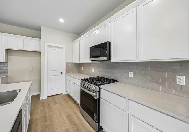 Photo 4 of Single family home for sale at 729 Vineyard Wy, Forney, TX 75126 | MLS# 21147903 | Listing updated on 2026-10-07