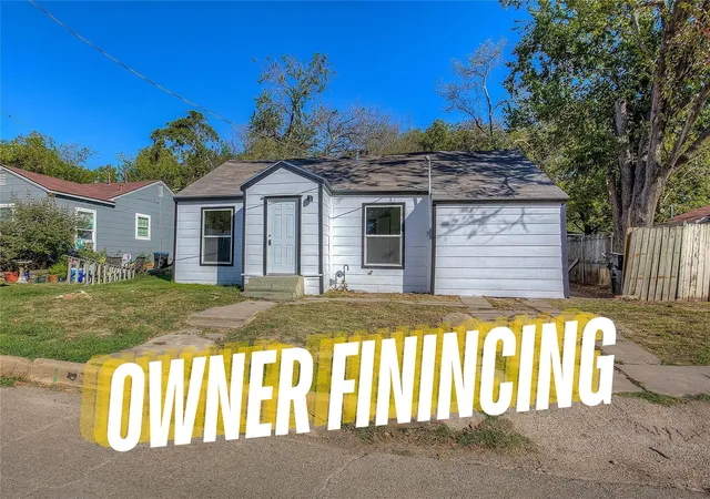 Photo 1 of Single family home for sale at 1908 Division St, Greenville, TX 75401 | MLS# 21148036 | Listing updated on 2026-08-17