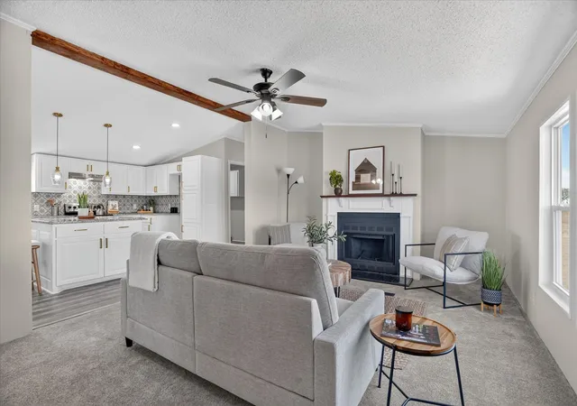 Photo 4 of Manufactured home for sale at 102 Sunshine Meadows Ct, Weatherford, TX 76088 | MLS# 21148145 | Listing updated on 2026-10-06