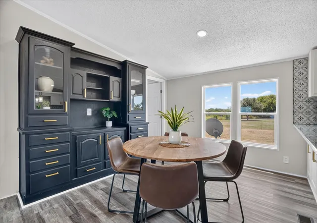 Photo 3 of Manufactured home for sale at 102 Sunshine Meadows Ct, Weatherford, TX 76088 | MLS# 21148145 | Listing updated on 2026-10-06