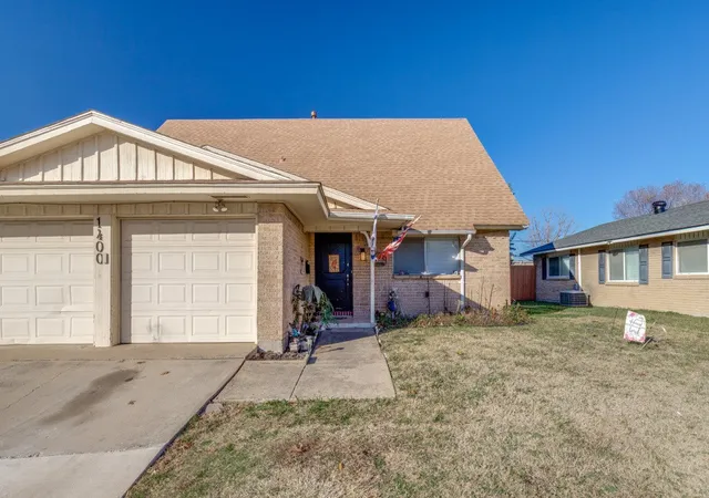 Photo 3 of Single family home for sale at 1400 Milam Wy, Carrollton, TX 75006 | MLS# 21146340 | Listing updated on 2026-09-01