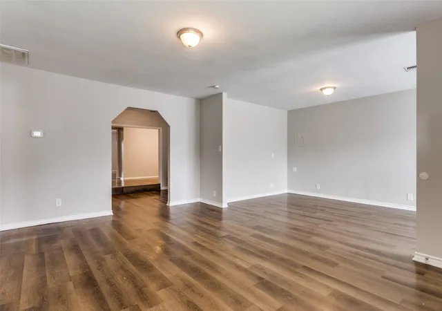 5th image of 2624 Frazier Ave, Fort Worth, TX 76110 | MLS# 21148256